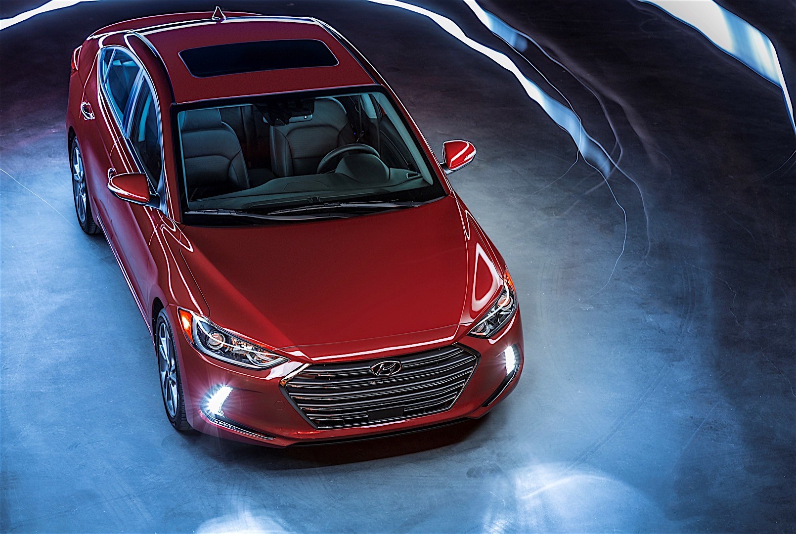 Hyundai Elantra Sedan photo 2