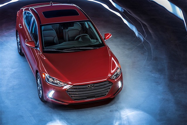 Hyundai Elantra Sedan photo 2