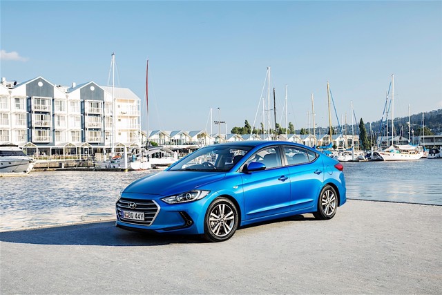 Hyundai Elantra Sedan photo 3