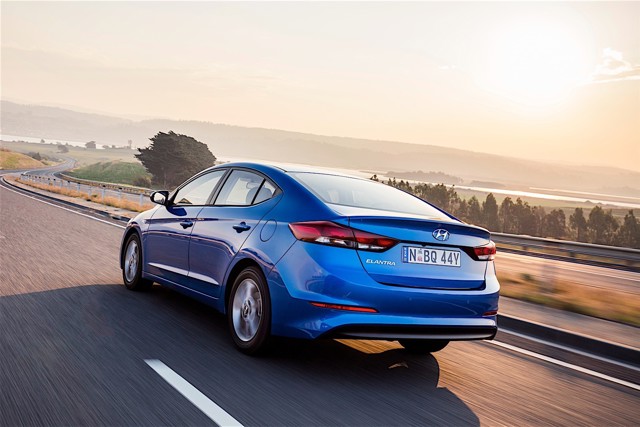 Hyundai Elantra Sedan photo 4