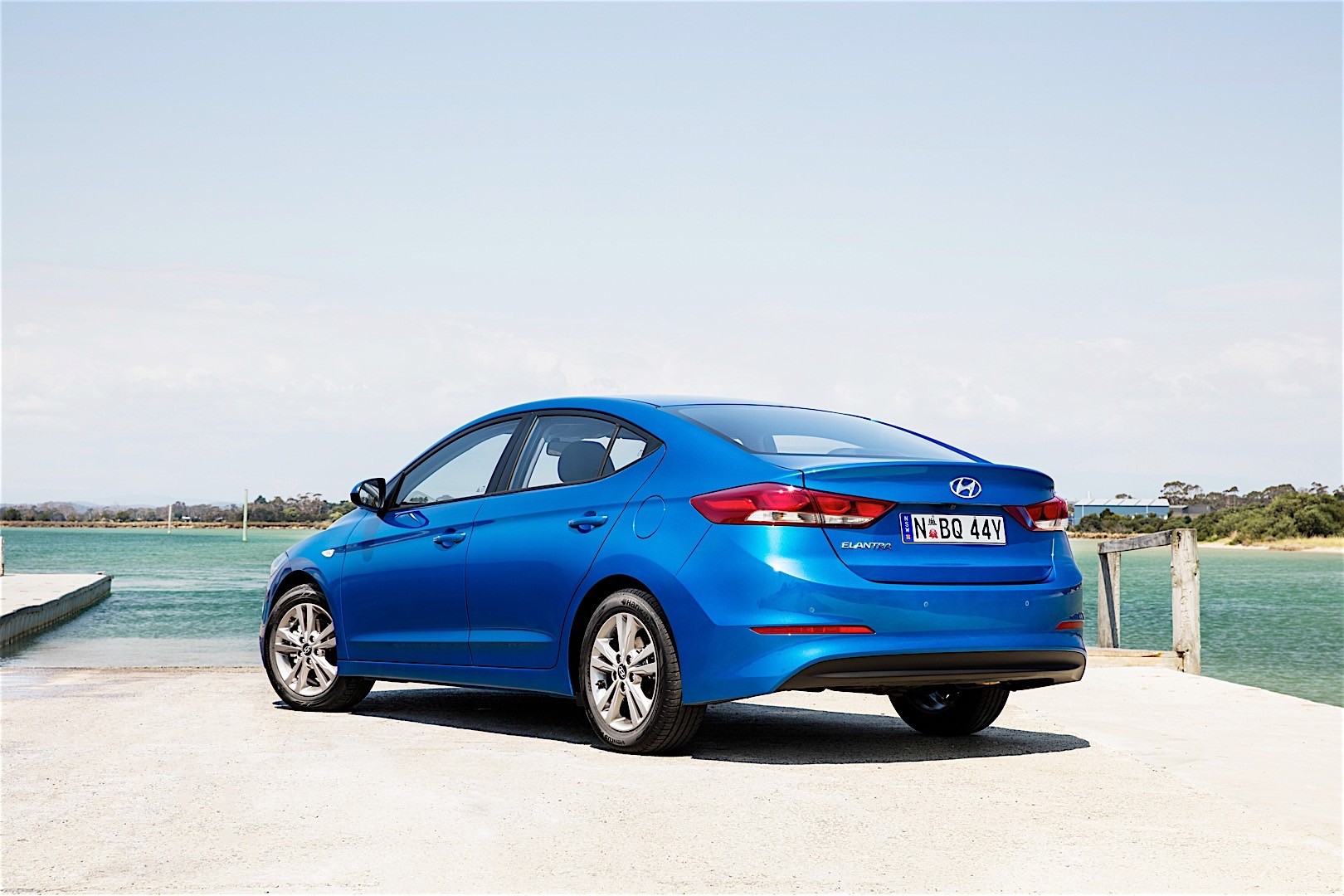 Hyundai Elantra Sedan photo 5