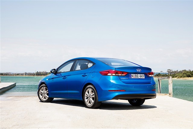 Hyundai Elantra Sedan photo 5