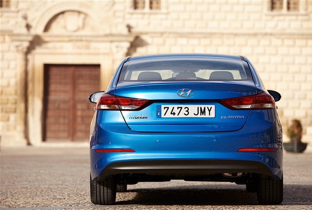 Hyundai Elantra Sedan photo 10