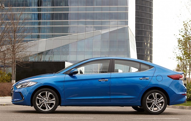 Hyundai Elantra Sedan photo 11