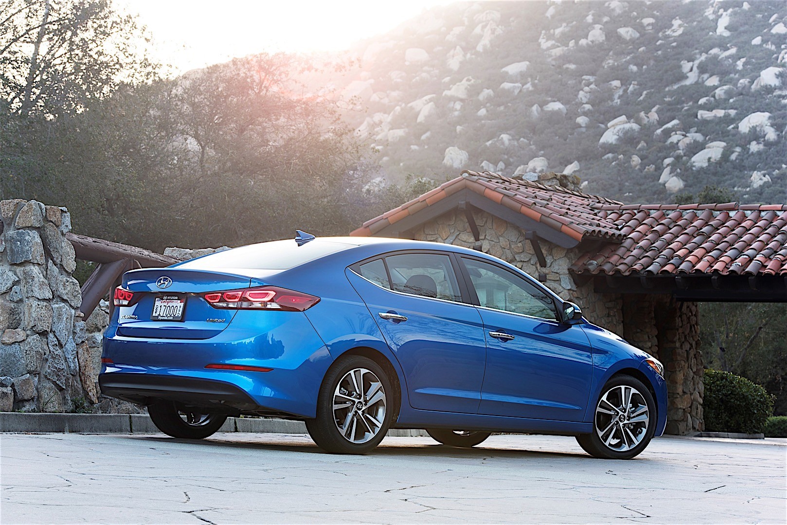 Hyundai Elantra Sedan photo 15