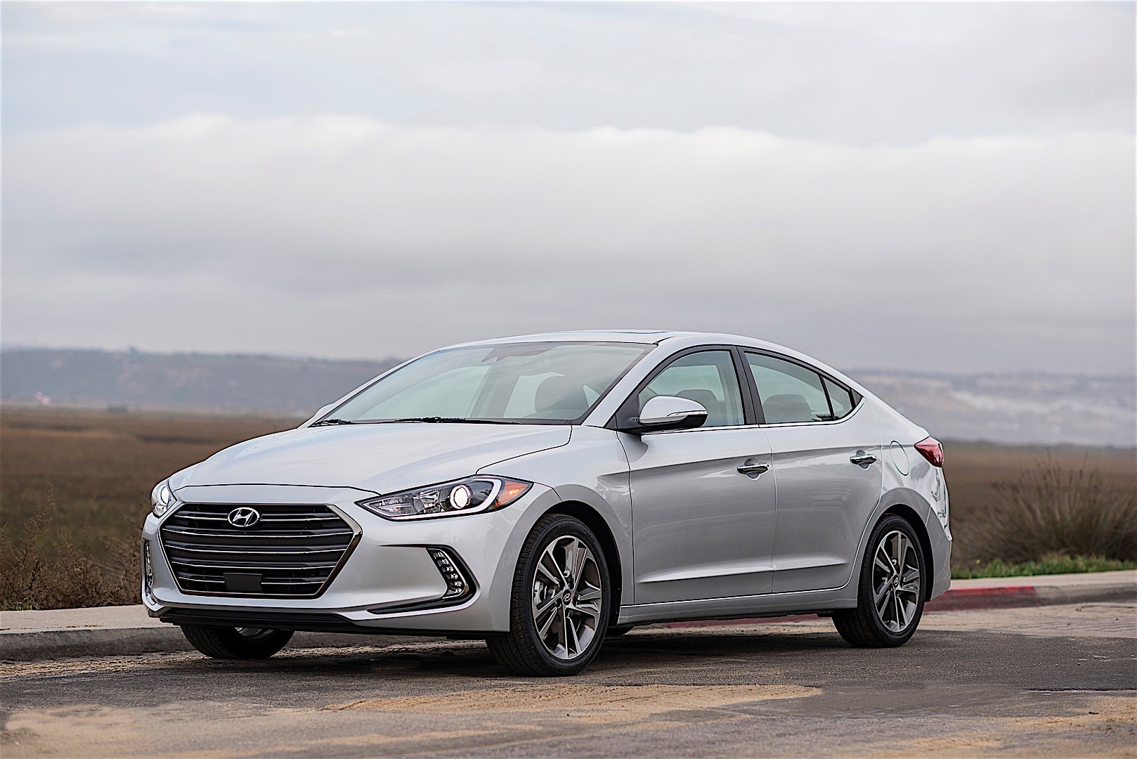 Hyundai Elantra Sedan photo 26