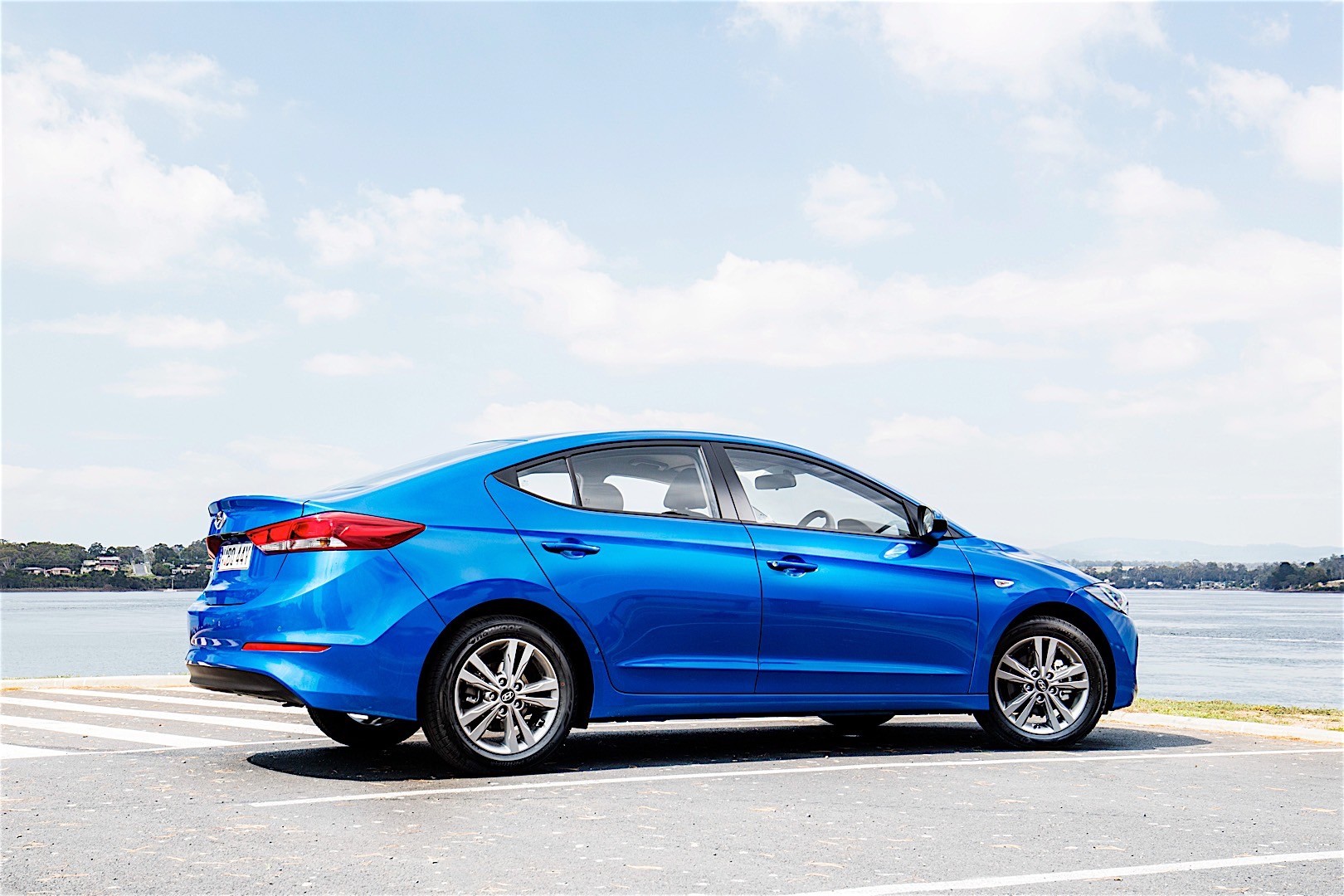 Hyundai Elantra Sedan photo 31