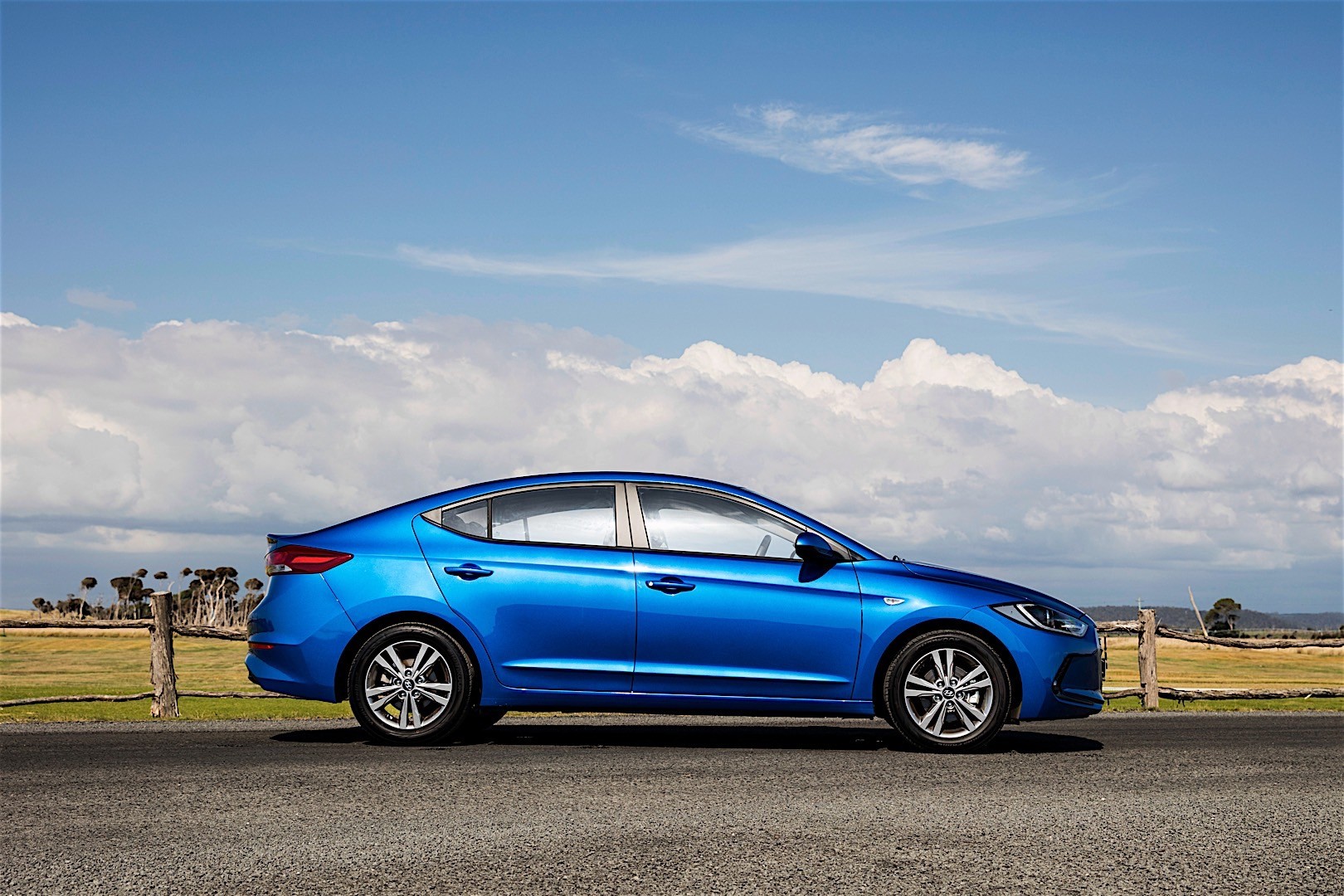 Hyundai Elantra Sedan photo 33