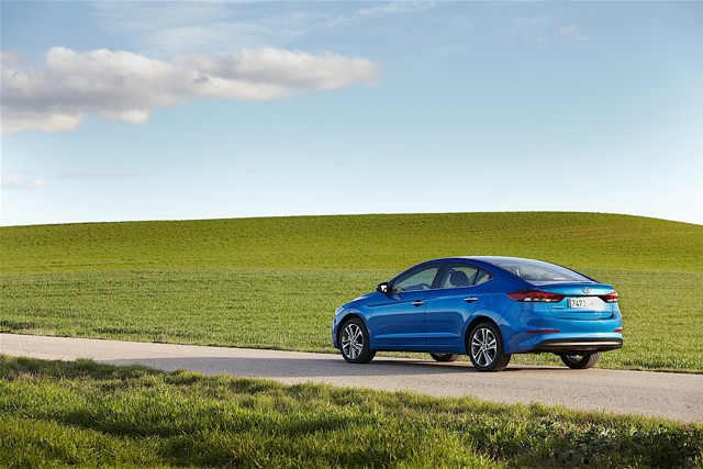 Hyundai Elantra Sedan photo 34