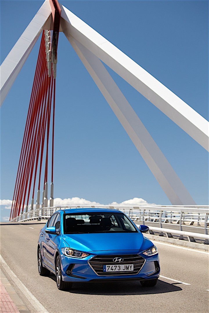 Hyundai Elantra Sedan photo 45