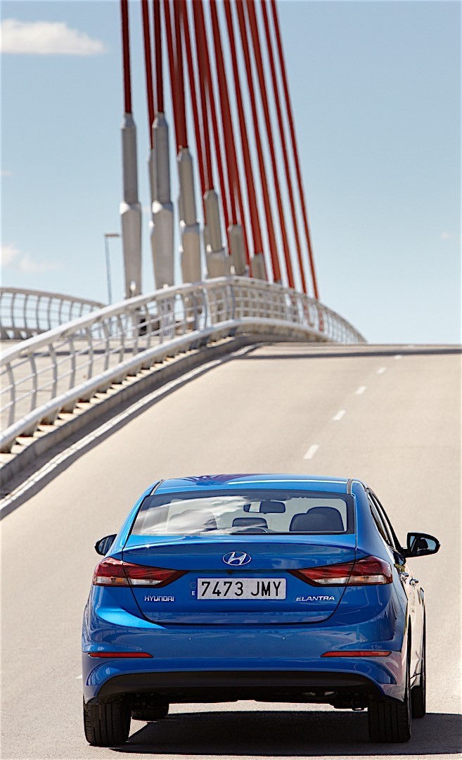 Hyundai Elantra Sedan photo 47