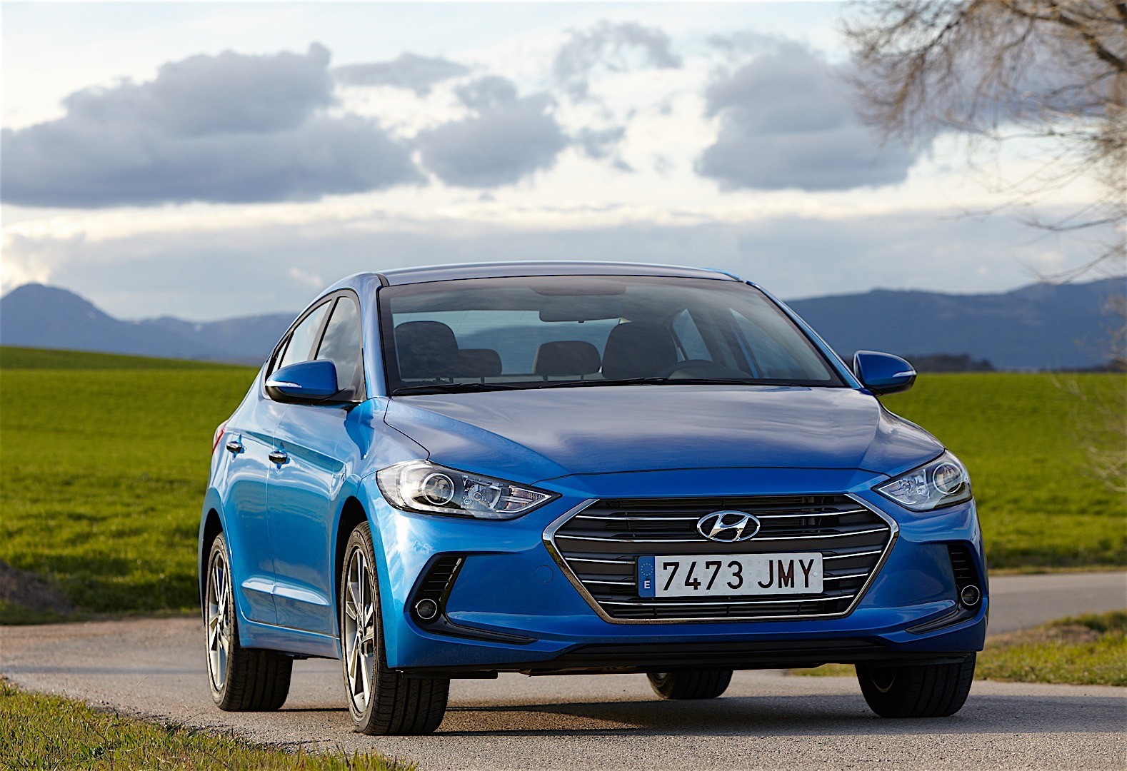 Hyundai Elantra Sedan photo 56