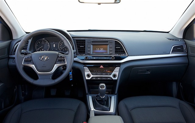 Hyundai Elantra Sedan photo 65
