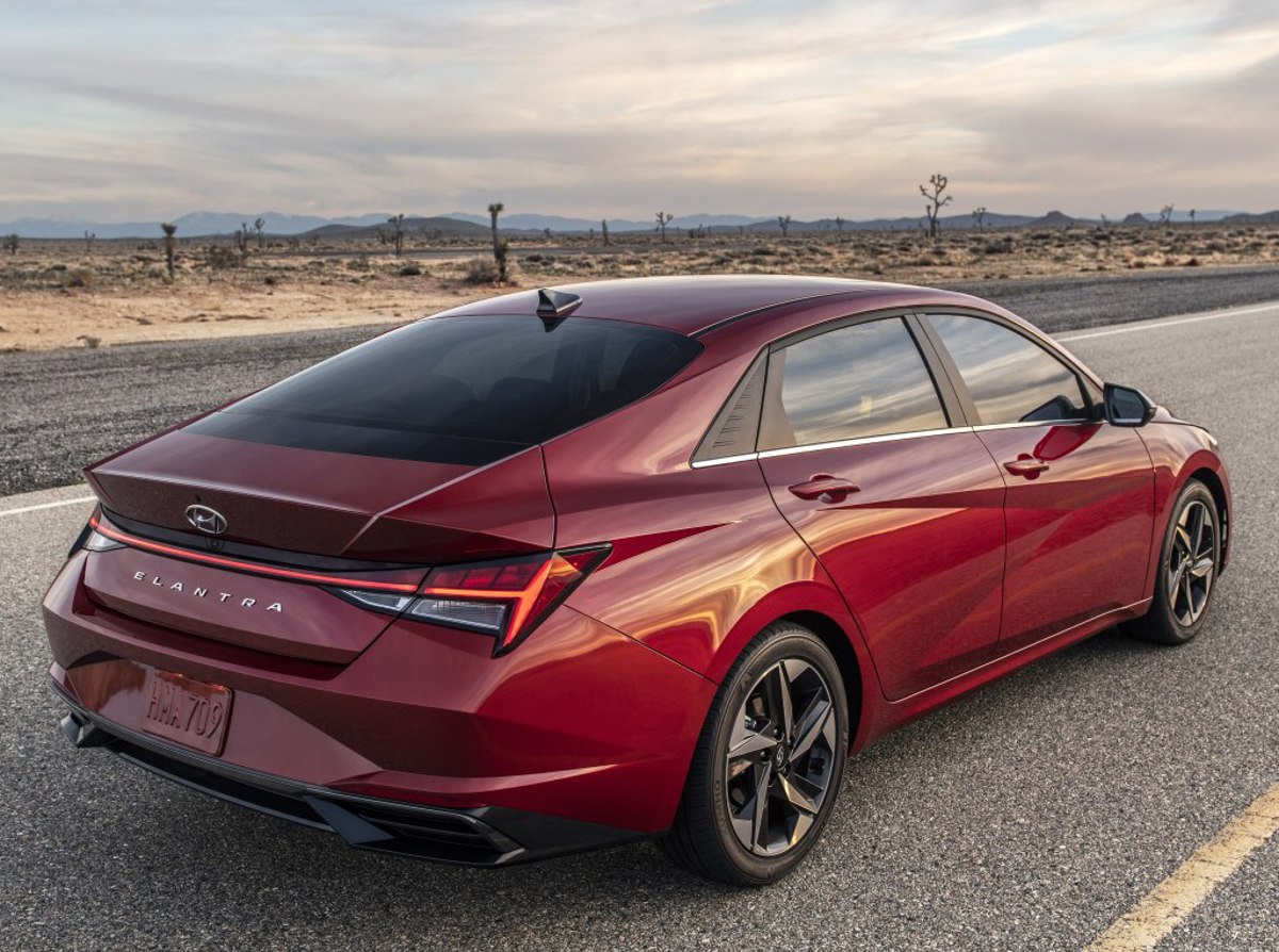 Hyundai Hyundai Elantra Sedan
