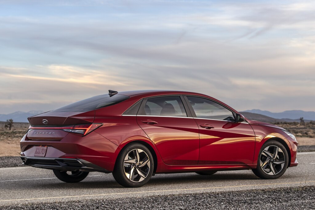 Hyundai Elantra Sedan photo 5