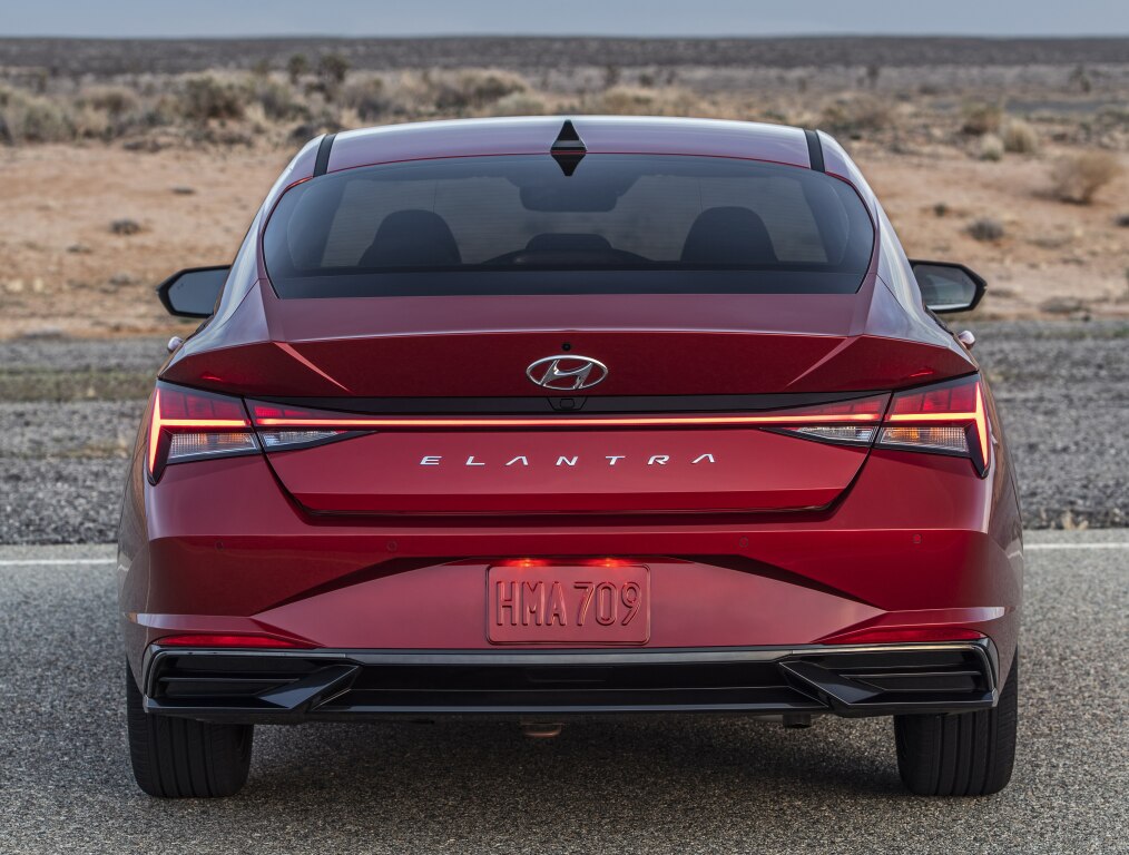 Hyundai Elantra Sedan photo 11