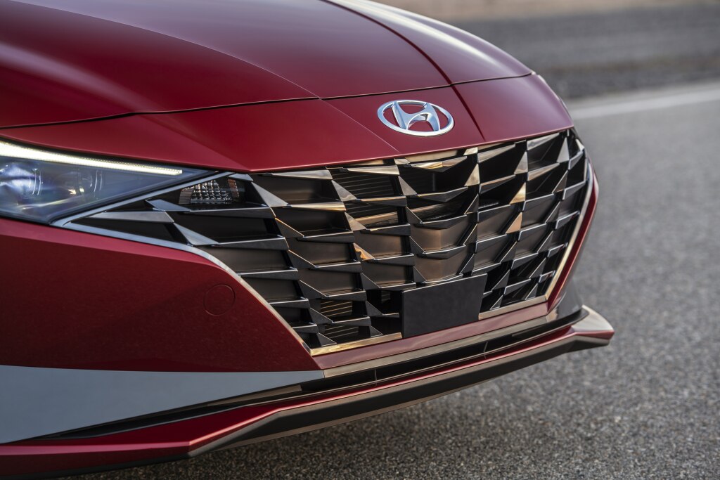 Hyundai Elantra Sedan photo 13