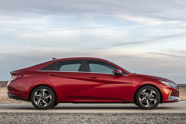 Hyundai Elantra Sedan photo 18
