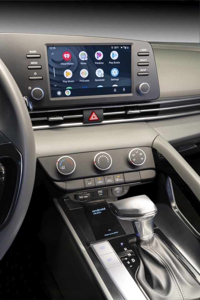 Hyundai Elantra Sedan photo 61
