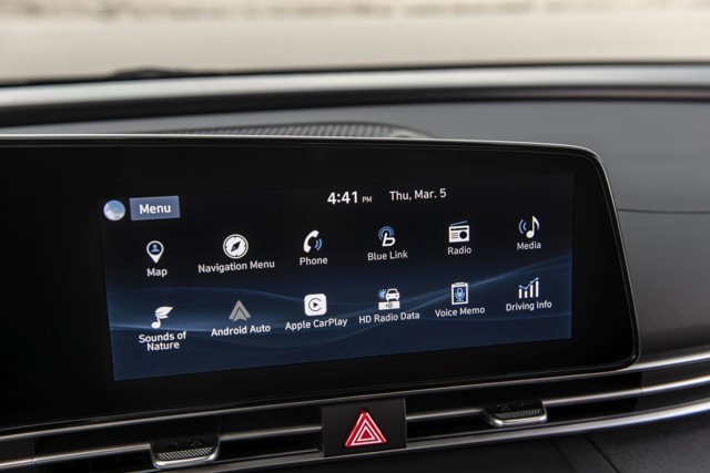 Hyundai Elantra Sedan photo 69