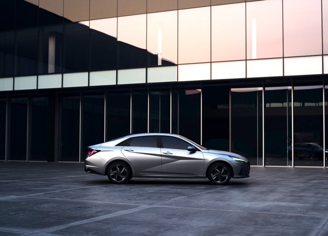 Hyundai Elantra Sedan photo 29