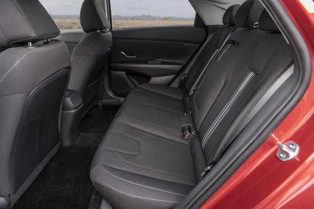 Hyundai Elantra Sedan photo 49