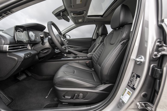 Hyundai Elantra Sedan photo 59