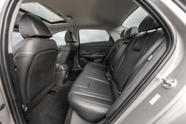 Hyundai Elantra Sedan photo 60