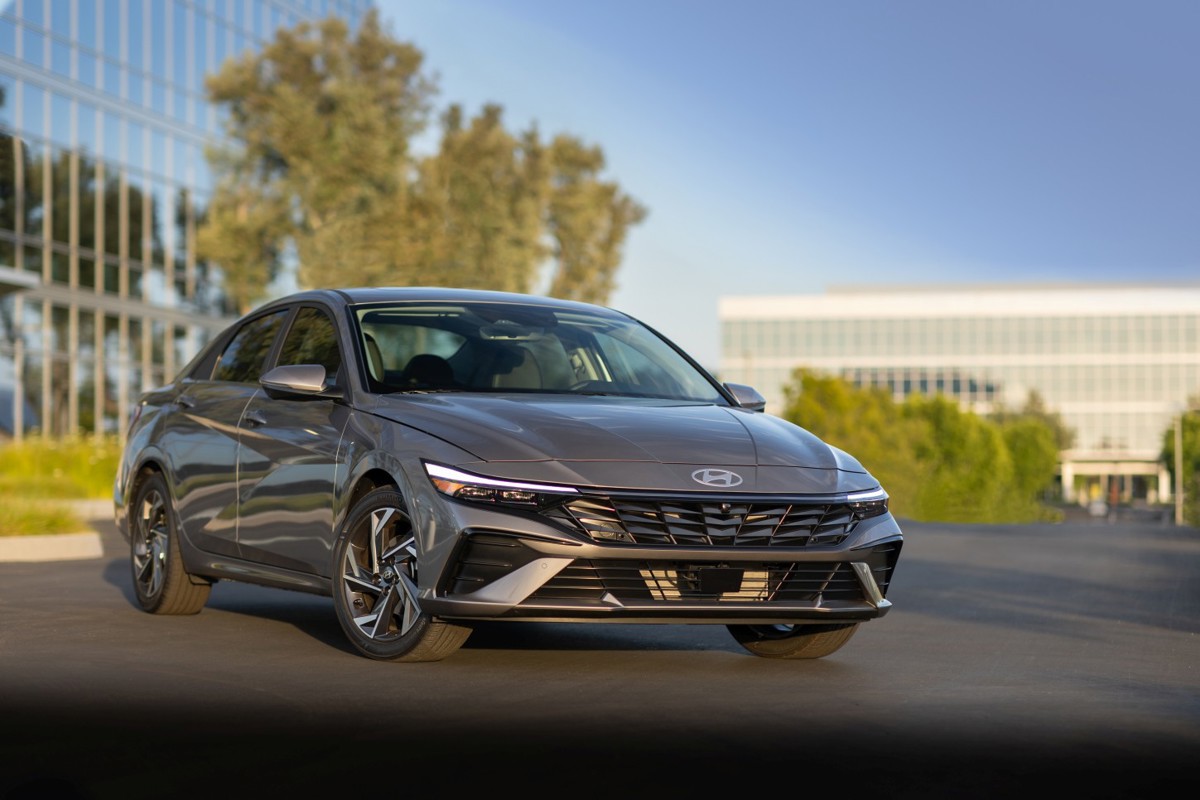 Hyundai Hyundai Elantra Sedan