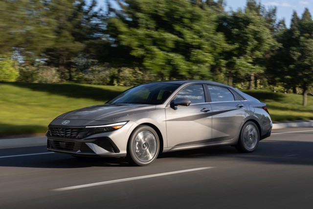 Hyundai Elantra Sedan photo 10
