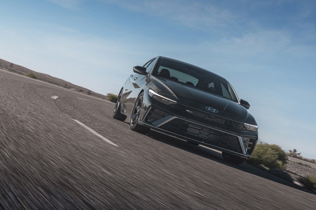 Hyundai Elantra Sedan photo 24