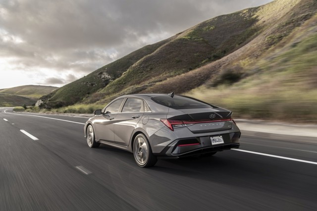 Hyundai Elantra Sedan photo 27