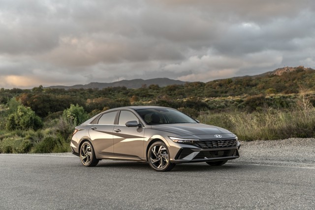Hyundai Elantra Sedan photo 42