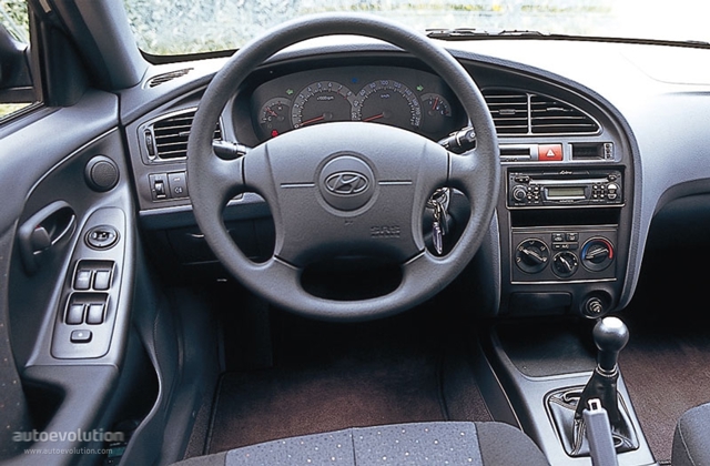 Hyundai Elantra Sedan photo 17