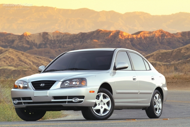 HYUNDAI Elantra Sedan