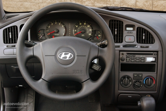 Hyundai Elantra Sedan photo 6