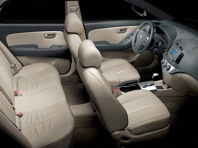 Hyundai Elantra Sedan photo 44