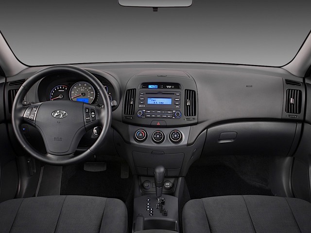 Hyundai Elantra Sedan photo 46
