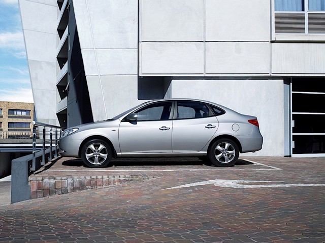 Hyundai Elantra Sedan photo 12
