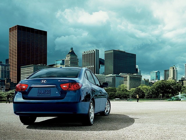 Hyundai Elantra Sedan photo 25
