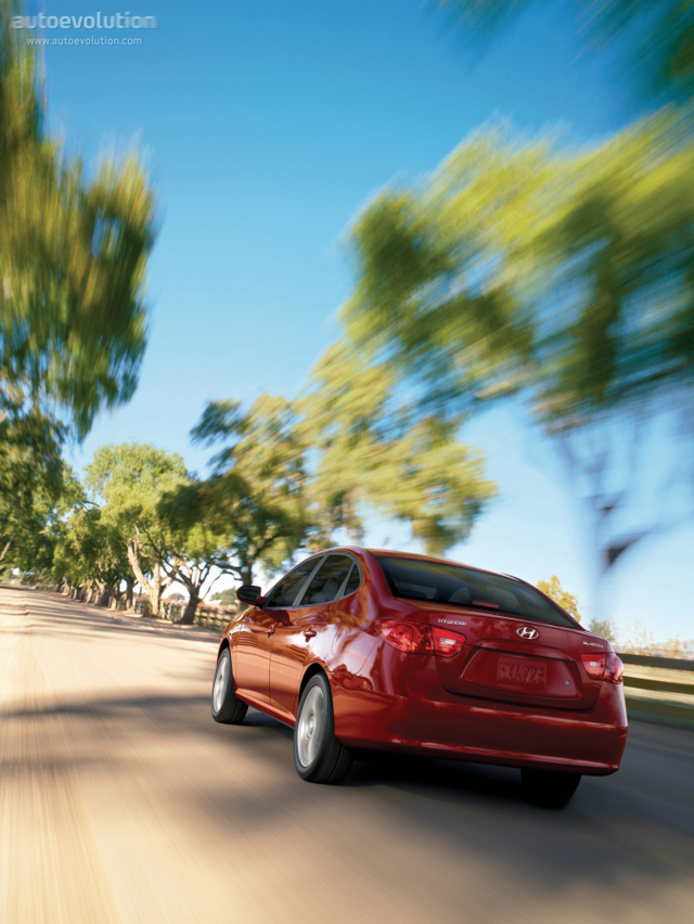 Hyundai Elantra Sedan photo 4