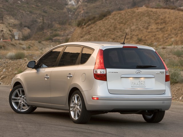 Hyundai Elantra Touring photo 11