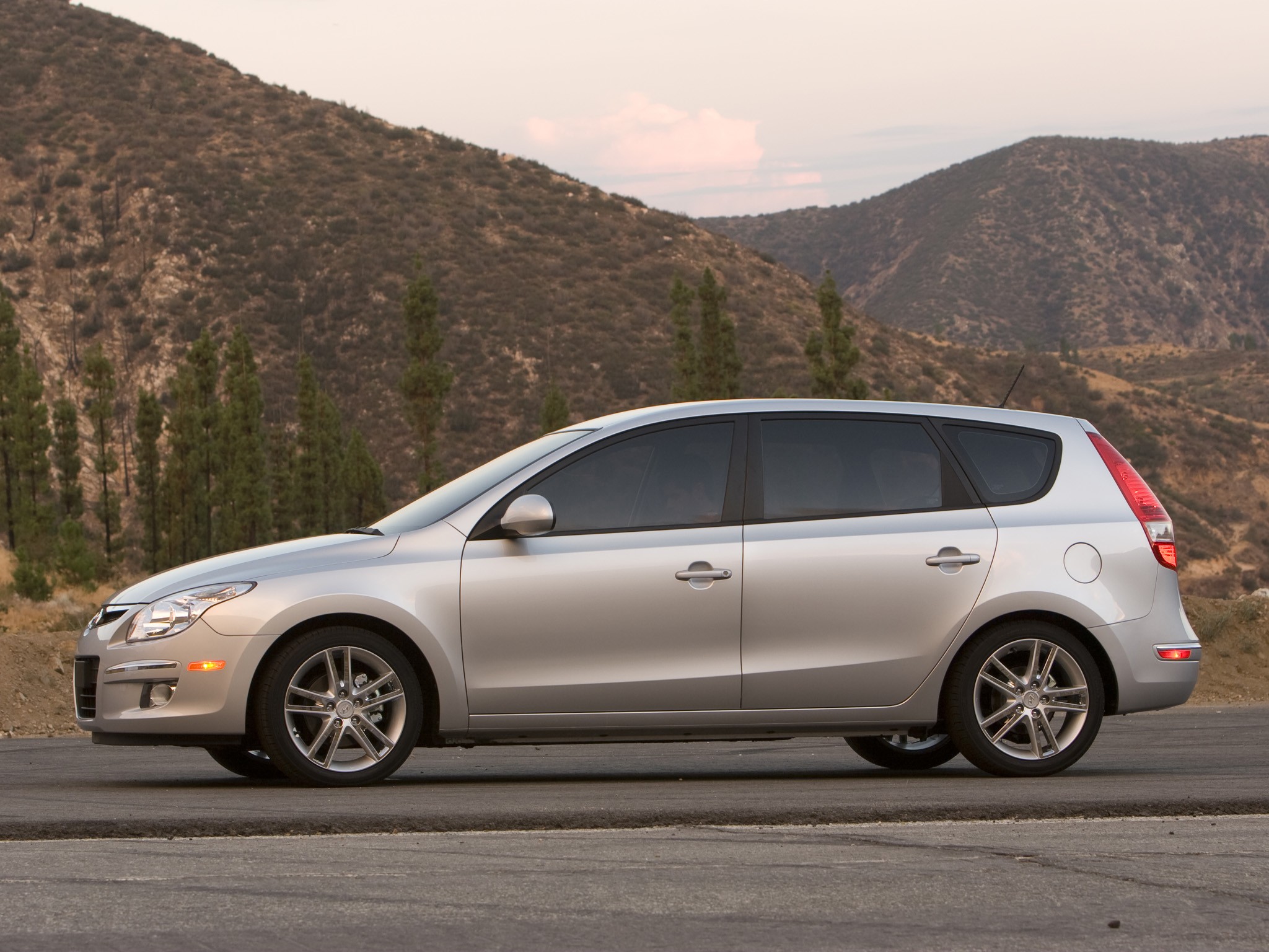 Hyundai Elantra Touring photo 13