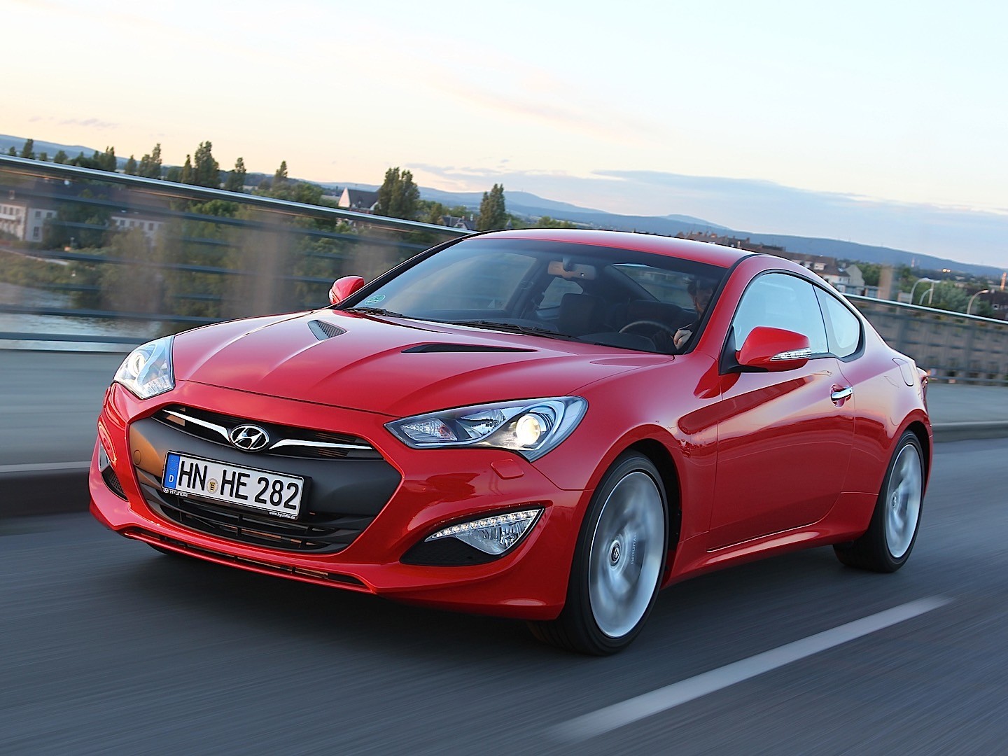 Hyundai Genesis Coupe photo 3