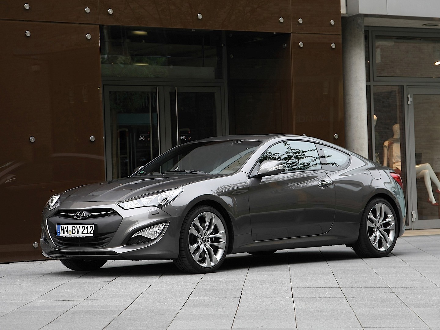 Hyundai Genesis Coupe photo 4