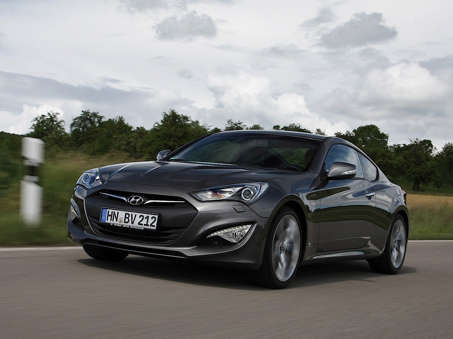Hyundai Genesis Coupe photo 6