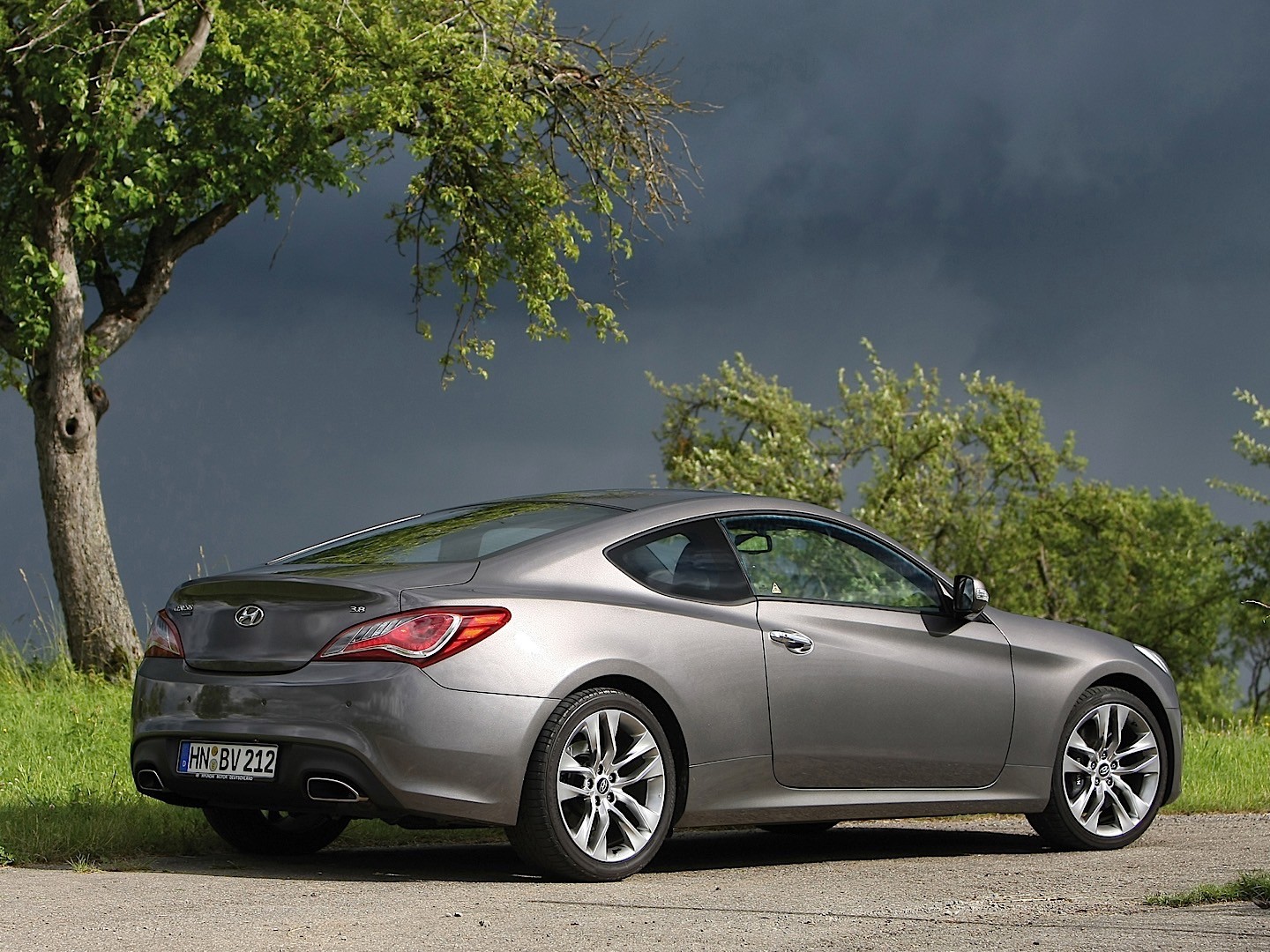 Hyundai Genesis Coupe photo 13