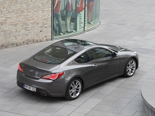 Hyundai Genesis Coupe photo 18