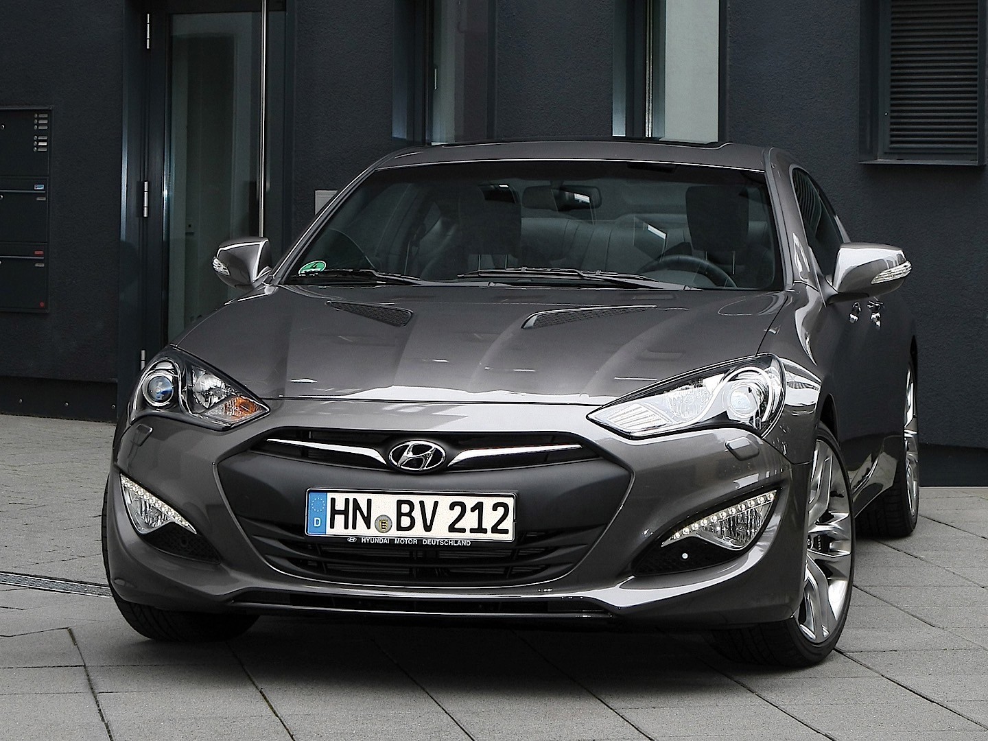 Hyundai Genesis Coupe photo 25