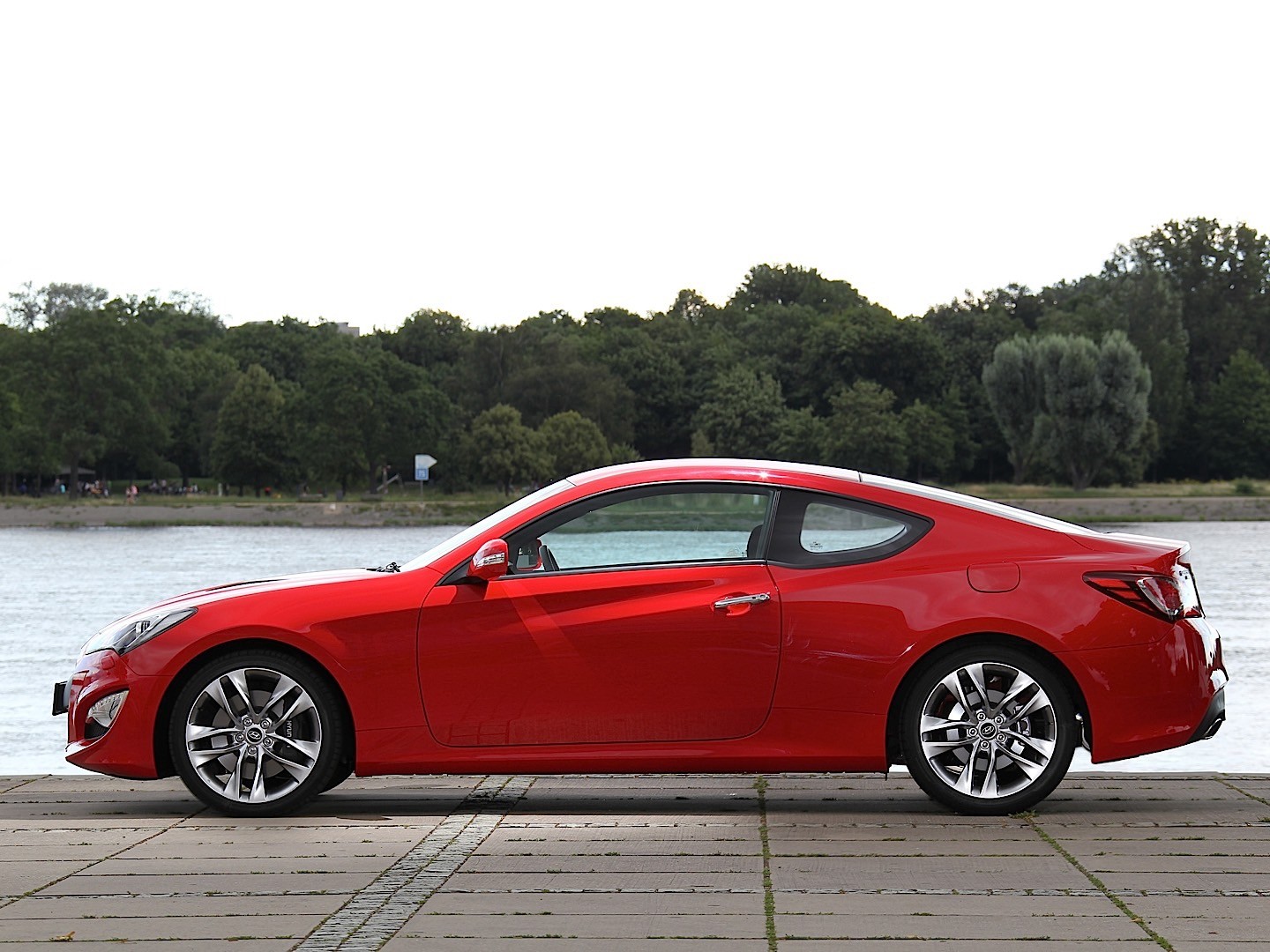 Hyundai Genesis Coupe photo 30
